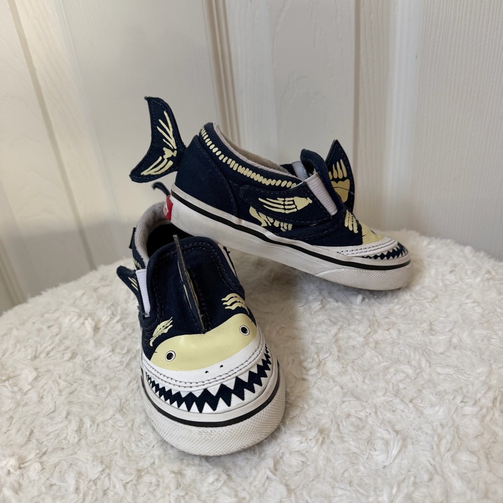Vans Slip-on Navy V Shark Glow XRay Ocean Blue Sneakers for Kids Size 7.0